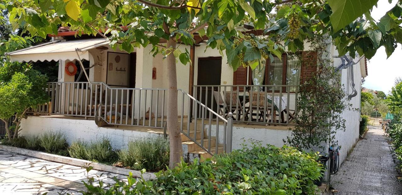 Country House By The Sea !!! Villa Karavomilos  ภายนอก รูปภาพ