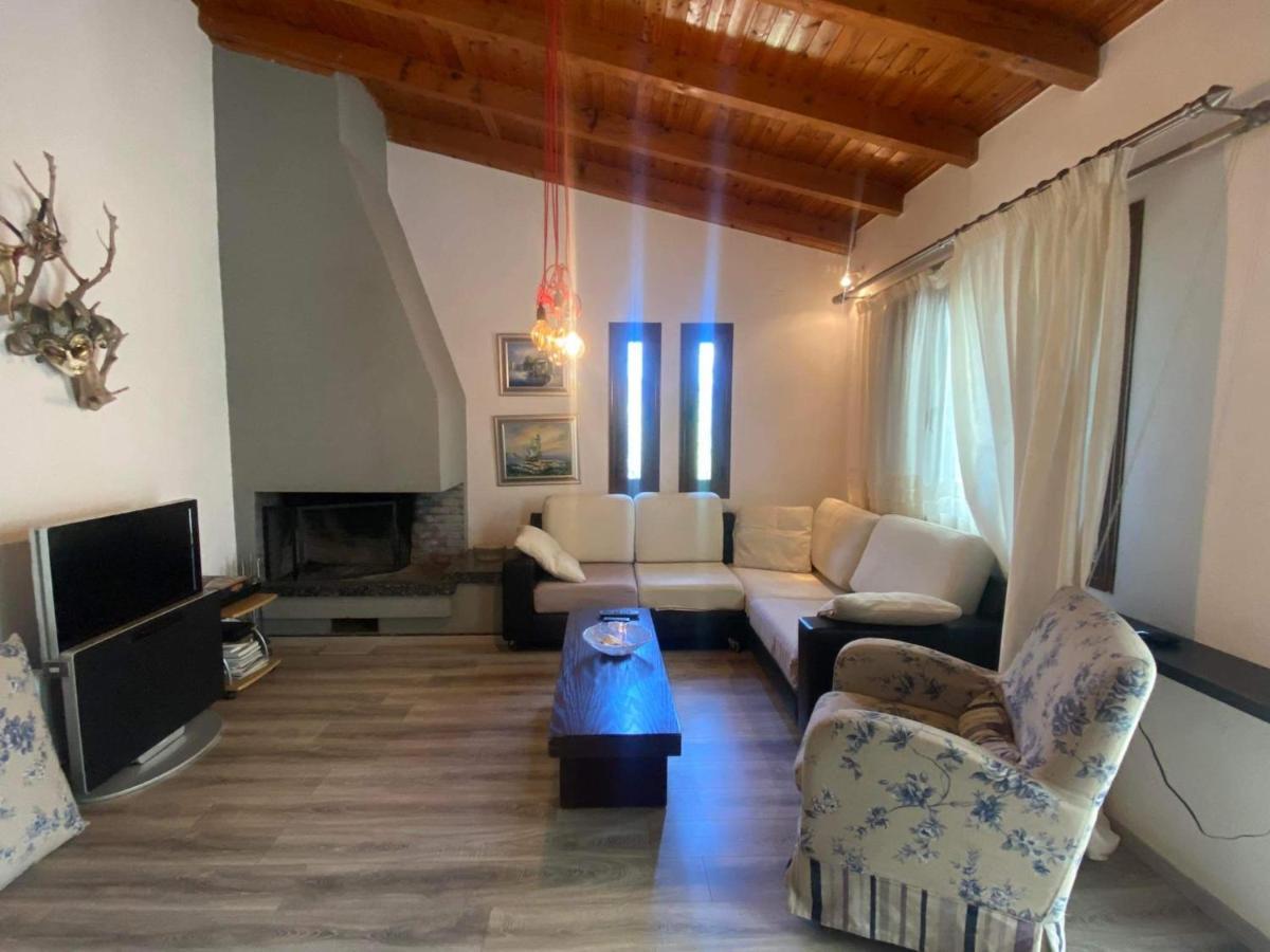 Country House By The Sea !!! Villa Karavomilos  ภายนอก รูปภาพ